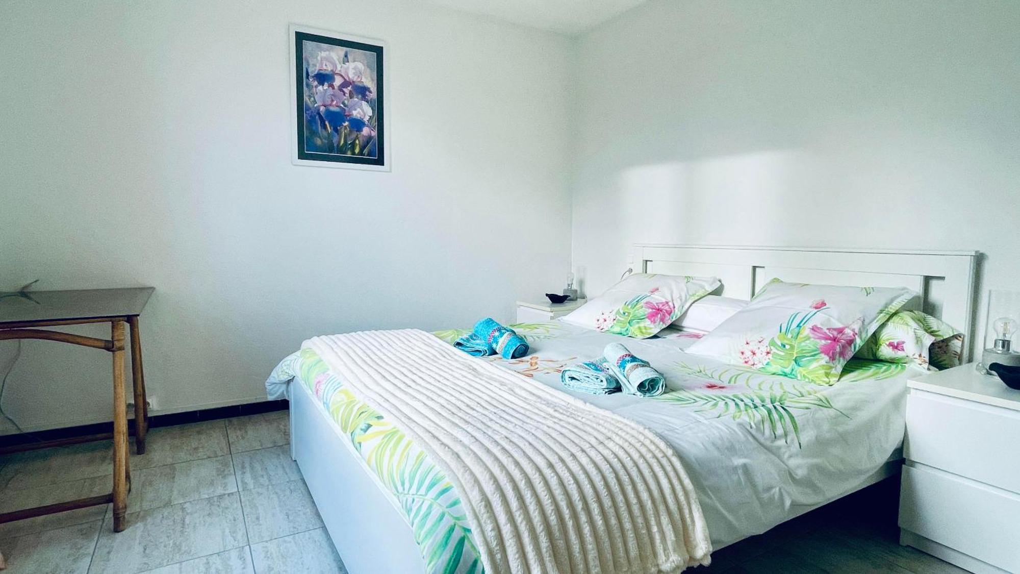 Rendez-Vous Avec Les Cigales - Gite 6 Personnes 100M2 - Piscine Privee - Climatisation Cheval-Blanc ภายนอก รูปภาพ